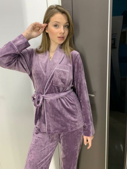 Жіноча піжама велюрова із поясом та штанами