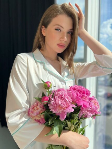 Жіноча сорочка на ґудзиках для дому та відпочинку, колір білий