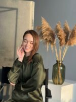 Велюрова жіноча піжама BO.Brand (кофта та штани, колір Хакі) - Зображення 3