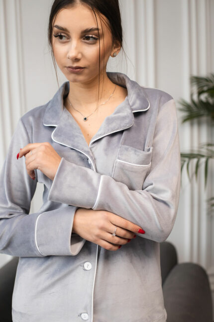 Тепла велюрова жіноча піжама BO.Brand (на ґудзиках зі штанами, колір сірий)