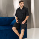 Піжама чоловіча шовкова BO.Brand шорти і сорочка в чорному кольорі