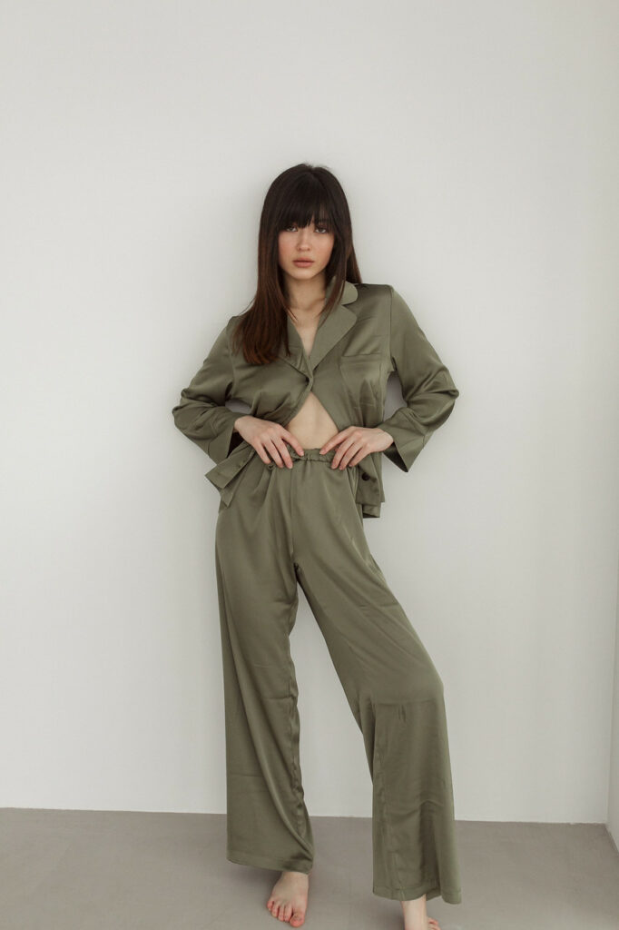 Жіноча піжама BO.Brand атласна (сорочка з довгим рукавом та штани)