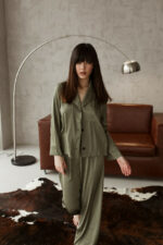 Жіноча піжама BO.Brand атласна (сорочка з довгим рукавом та штани) - Зображення 5