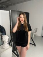 Жіноча піжама BO.Brand велюрова футболка та шорти (велюр, двійка, колір чорний) - Зображення 5