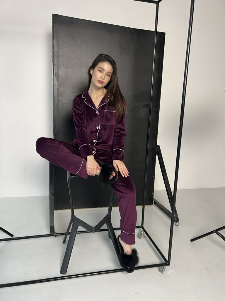 Жіночий домашній велюровий костюм BO.Brand, піжама на ґудзиках та штани баклажан зображення 2