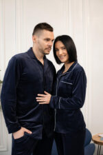 Парні піжами BO.Brand, сорочка та штани з кишенями, колір синій - Зображення 2