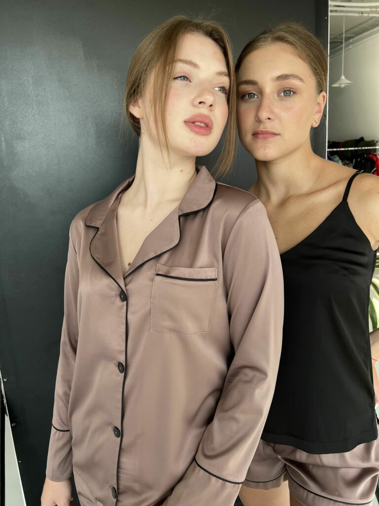 Піжама жіноча BO.Brand трійка (сорочка, штани та шорти, колір шоколад) зображення 2