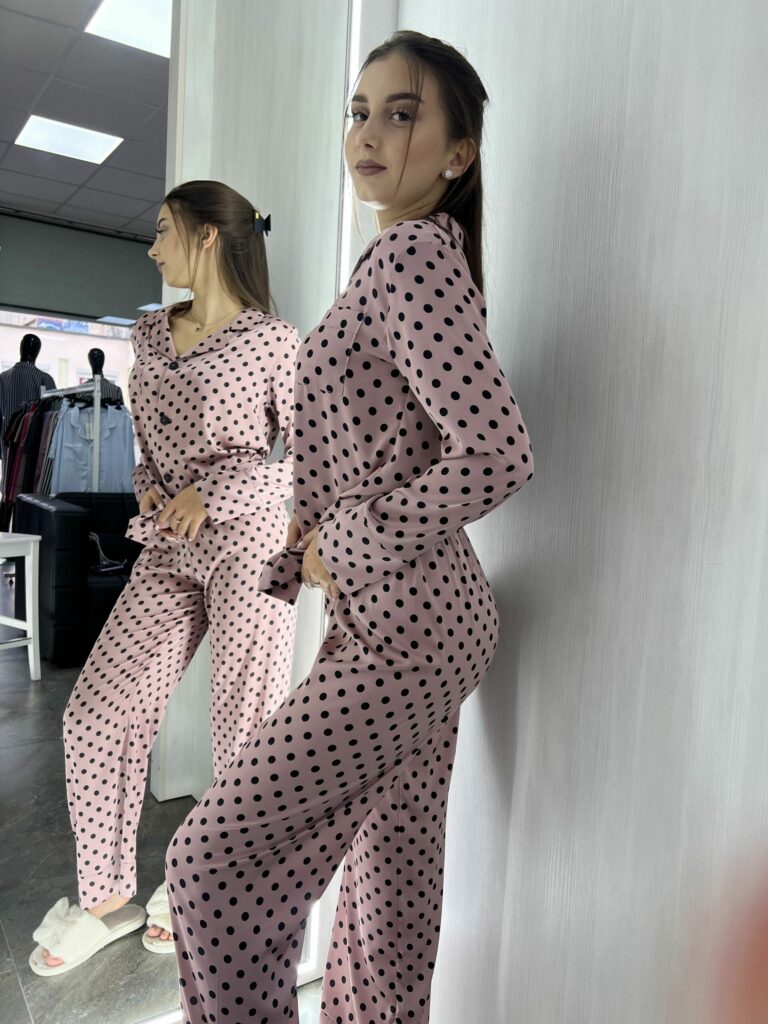 Жіноча піжама BO.Brand 2 в 1, сорочка та штани, шовк, колір мокко зображення 2