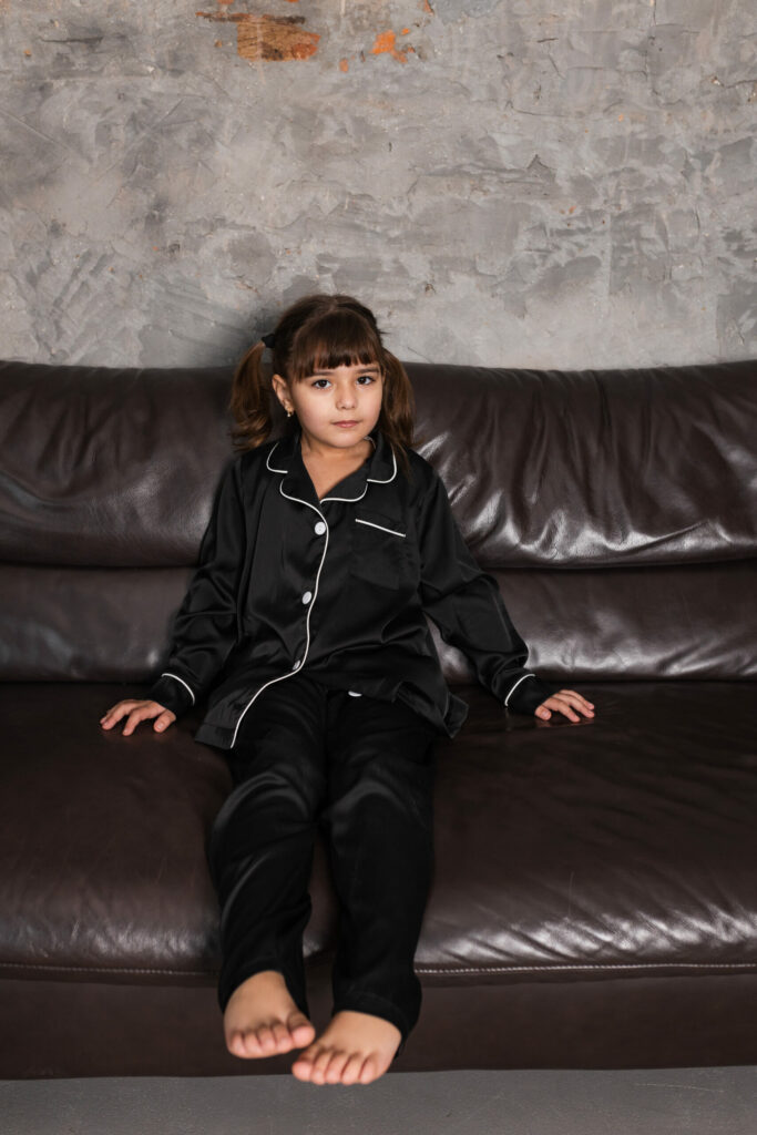 Дитяча шовкова піжама BO.Brand у чорному кольорі зображення 2