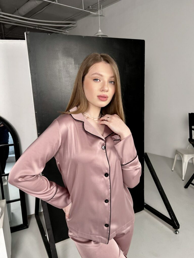 Піжама жіноча 3 в 1 BO.Brand (сорочка, штани та шорти, колір пудровий) зображення 2