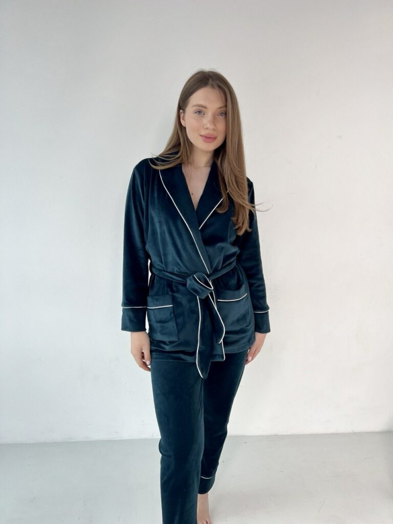 Жіноча велюрова піжама з поясом та штанами BO.Brand (колір смарагд) зображення 2