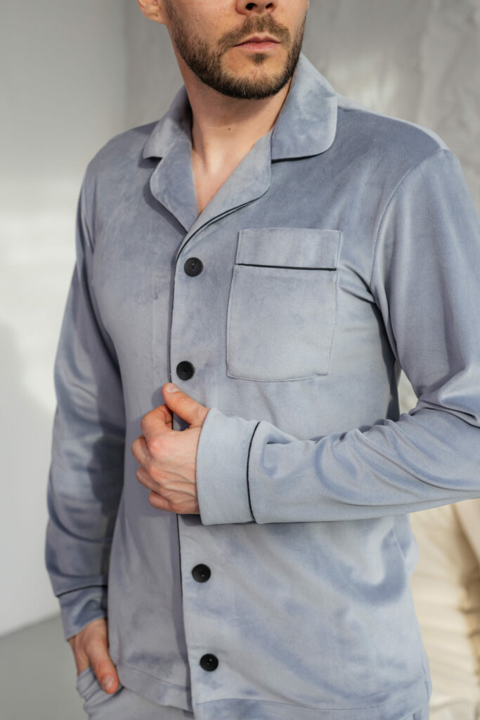 Тепла чоловіча піжама плюш велюр в сірому кольорі