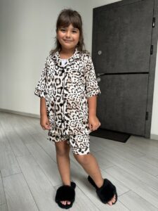 Дитяча шовкова піжама з шортами леопард принт