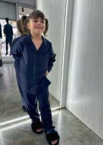 дитяча шовкова синя піжама з штанами