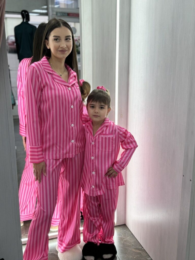 Дитяча шовкова піжама Victoria’s Secret рожева смужка